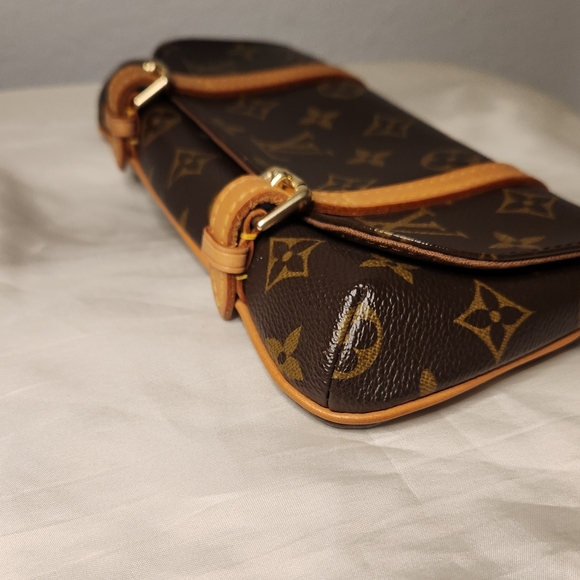 Louis Vuitton Monogram Leather Double Buckle Fanny Pack/ Waist Belt Bag - Picture 4 of 7